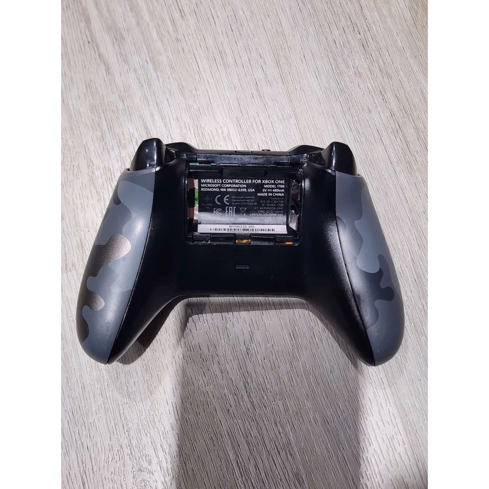 Xbox One Wireless Controller Camo Grey Special Edition D-Pad Bluetooth Used